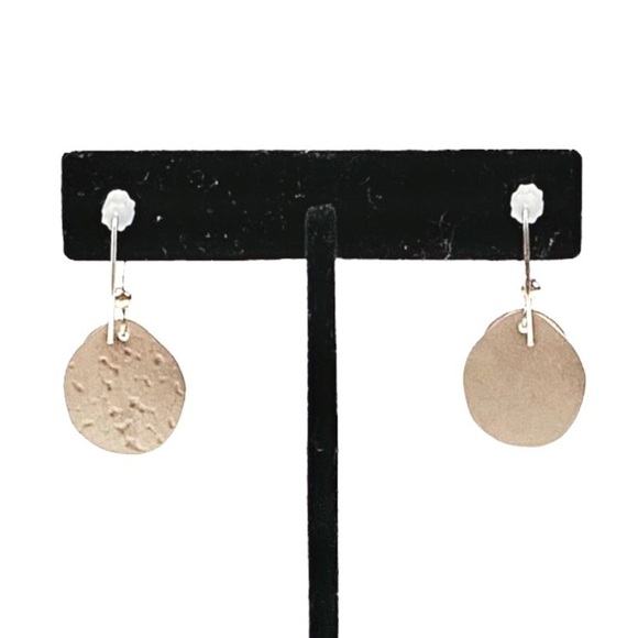 Hammered Labradorite earrings - Picture 4 of 6